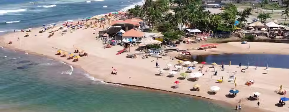 Praia de Buraquinho: um dos encantos de Lauro de Freitas