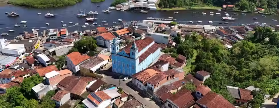 Cidade de Camamu: entrada para a Península de Maraú