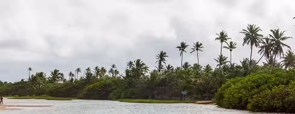 Praia de Imbassaí: confira os detalhes do lugar