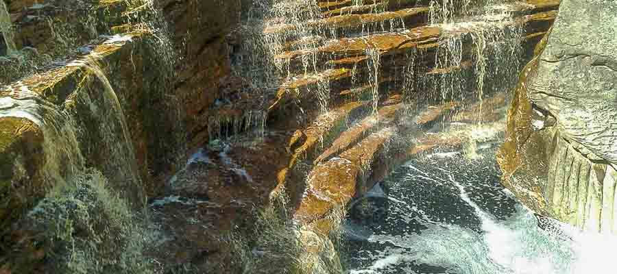 varias pequenas quedas dagua na cachoeira do agreste morro do chapeu