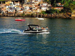 Qual a diferença entre catamarã, lancha e barco?