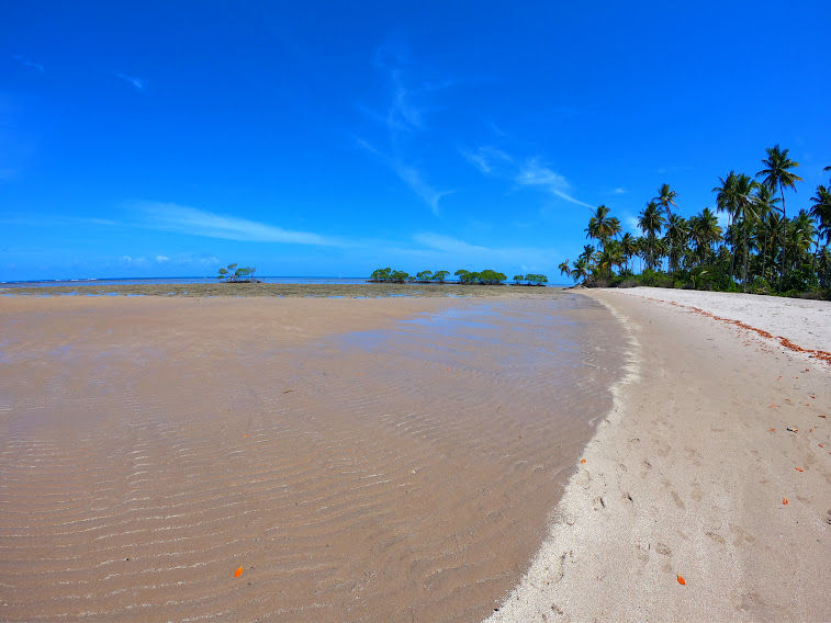 Linda e deserta praia Ponta dos Castelhanos