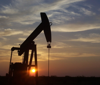 pumpjack-591934_1920.jpg