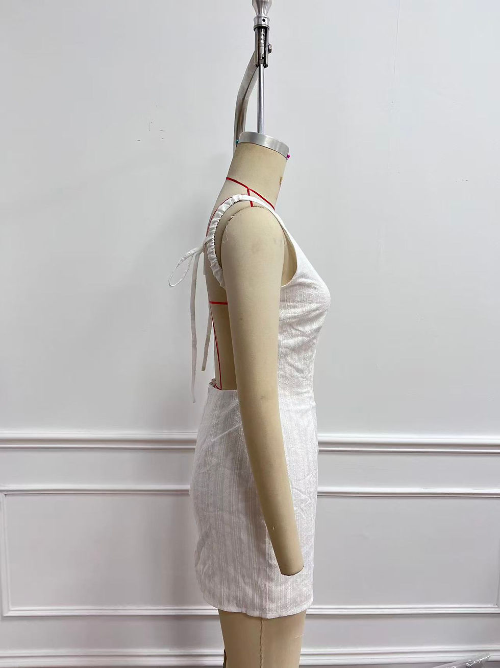 Thumbnail: Women's sleeveless backless mini dress, round neck, back tie mini dress, tie-wai