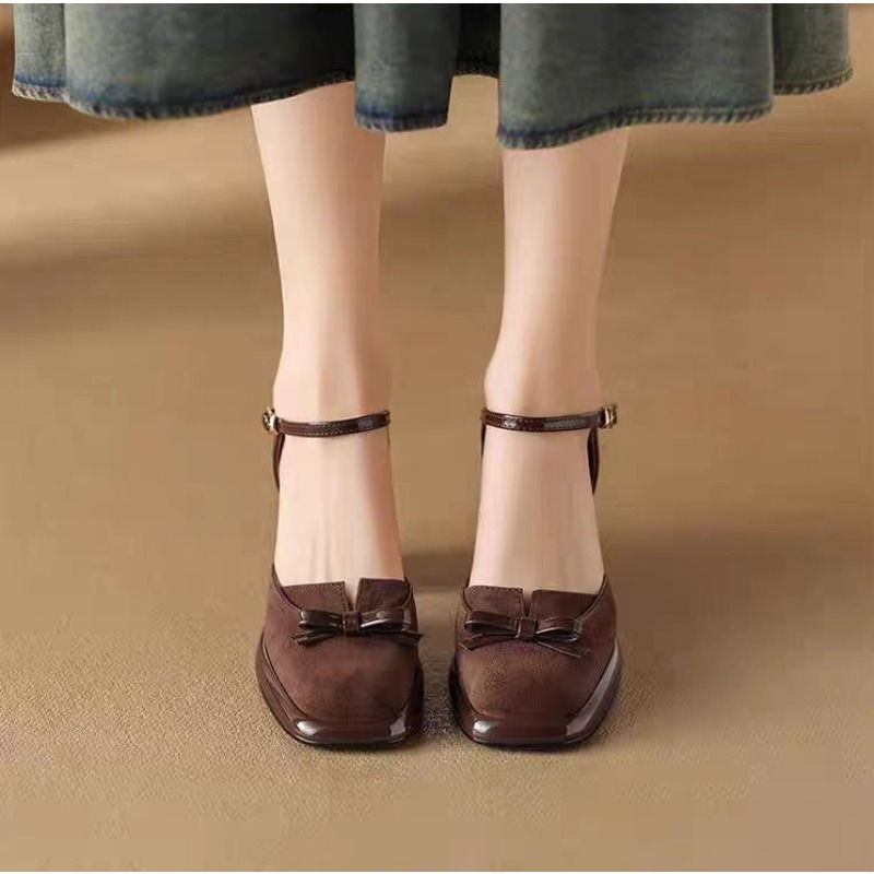 Thumbnail: High-end retro one-piece strap high-heeled shoes - 2026 summer new fashion ladie