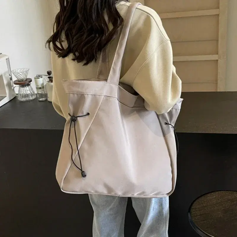 Thumbnail: Casual Fashion Large Capacity Tote Bag Simple Travel Bag Women Large Shoulder Ba