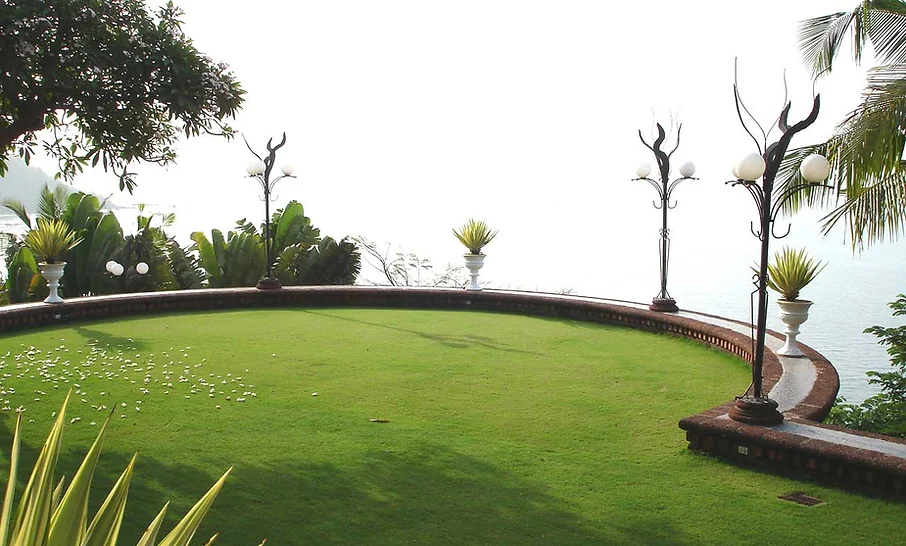 Salgaocar House Dona Paula Mukesh ambani has two sisters, nina kothari and deepti salgaonkar. salgaocar house dona paula