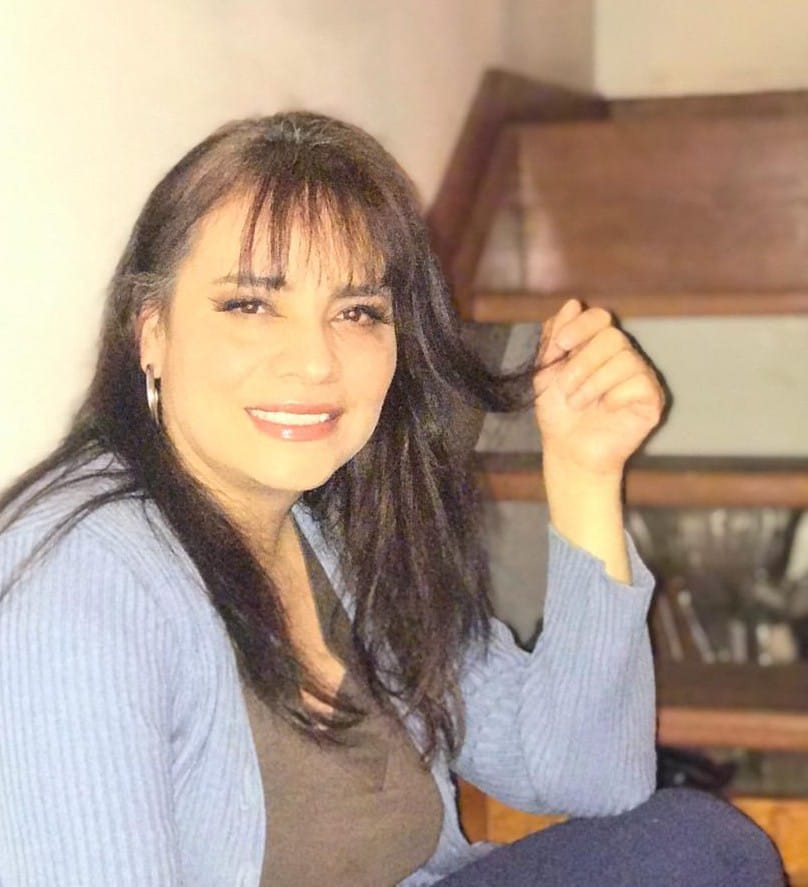 Nil del Rocío es la autora de "¿Y cuál te queda? Poemas, pensamientos y saetas de un corazón filosófico"