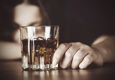 How to Choose Hangover-Friendly Alcoholic Beverages: Making Smart Decisions for a Better Morning Aft