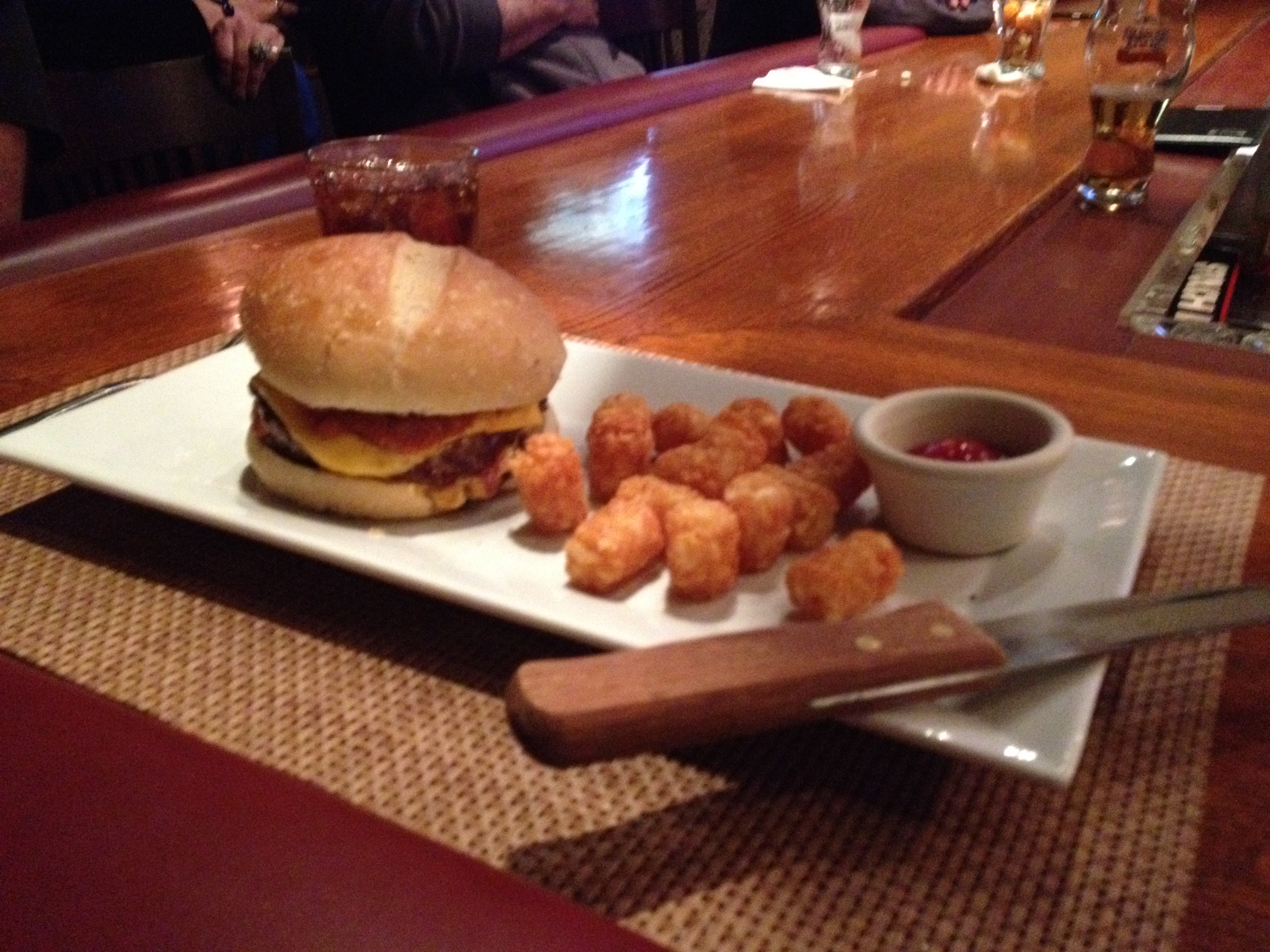 Linda's Parisian Burger