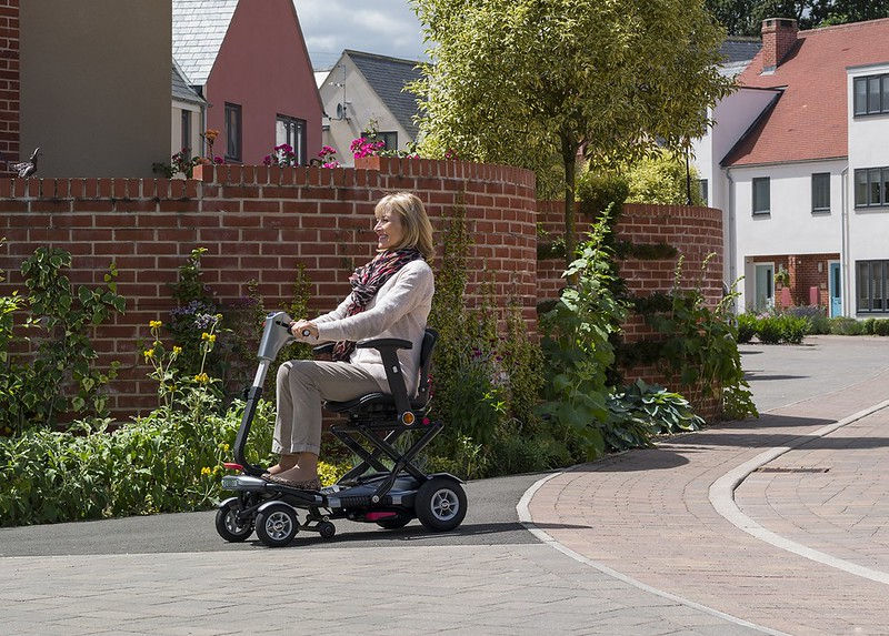 Thumbnail: TGA Minimo Autofold Mobility Scooter - Outside
