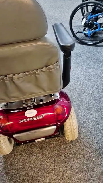 Thumbnail: Pre Owned Shoprider Cadiz 8mph Mobility Scooter - Video