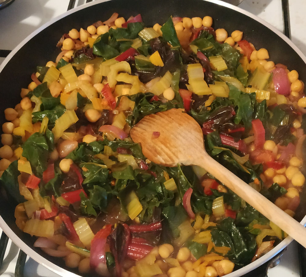 Mangold-Kichererbsen Pfanne mit Quinoa