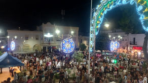 Un trionfo la "Notte Bianca" di Peschici: migliaia in festa fino all'alba nella "Perla del Gargano"!