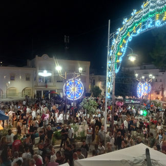 Un trionfo la "Notte Bianca" di Peschici: migliaia in festa fino all'alba nella "Perla del Gargano"!