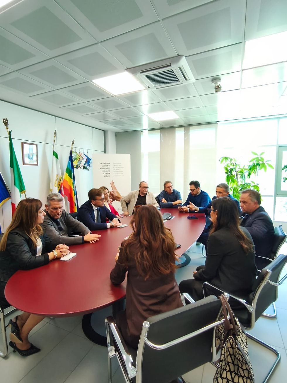 118, CERA: “LE AMBULANZE NON SI SPOSTANO IN BASE ALLA TESSERA DI PARTITO. RIMETTETELE DOVE STAVANO”