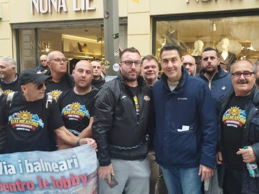 Sanremo, il grido dei balneari: «Le nostre spiagge non sono una merce»