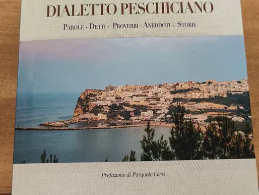 Angela Campanile e il suo dizionario del dialetto: la storia di Peschici in ordine alfabetico!