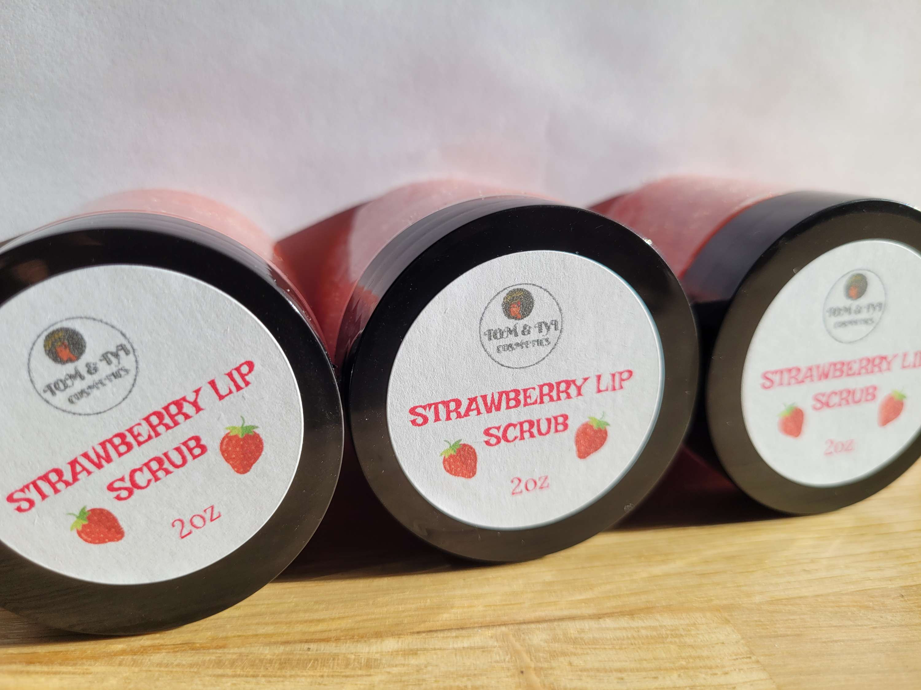 STRAWBERRY LIP SCRUB (2 oz )