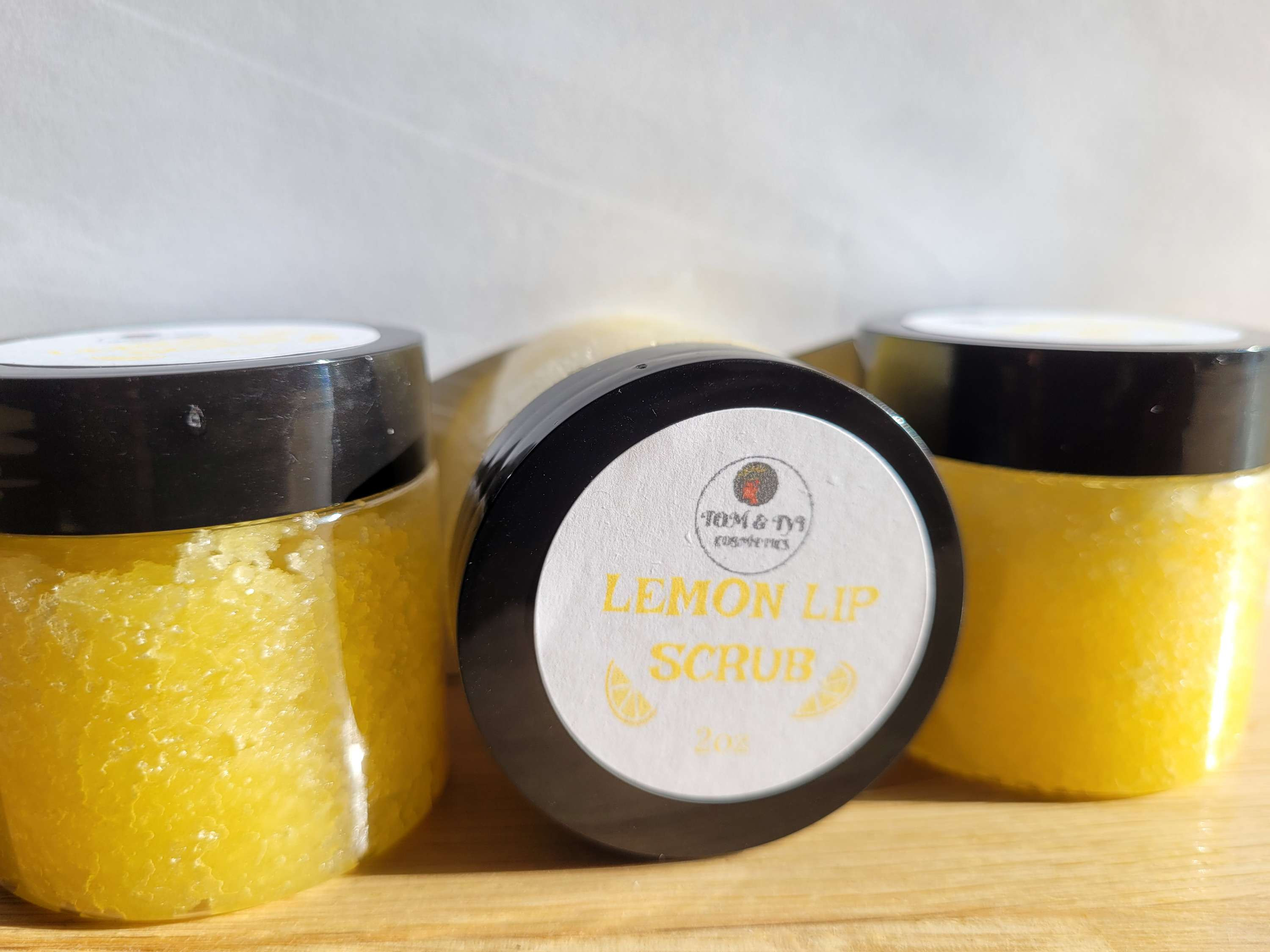 LEMON LIP SCRUB (2 oz )