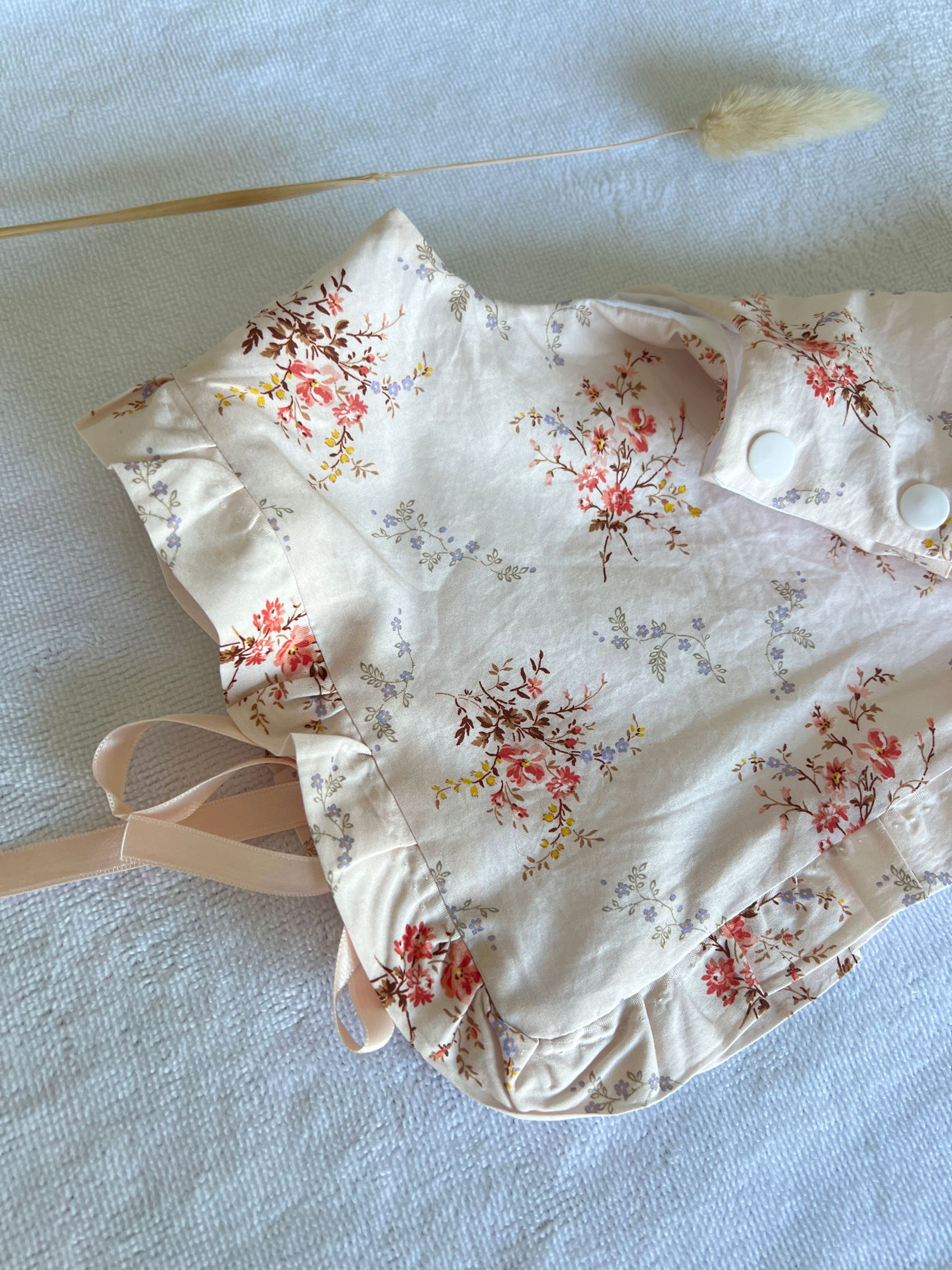 Bavoir plastron en véritable liberty taille 3-6mois