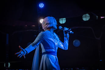 Elle Enchanted performs as Elsa at one of her fairy tale concerts