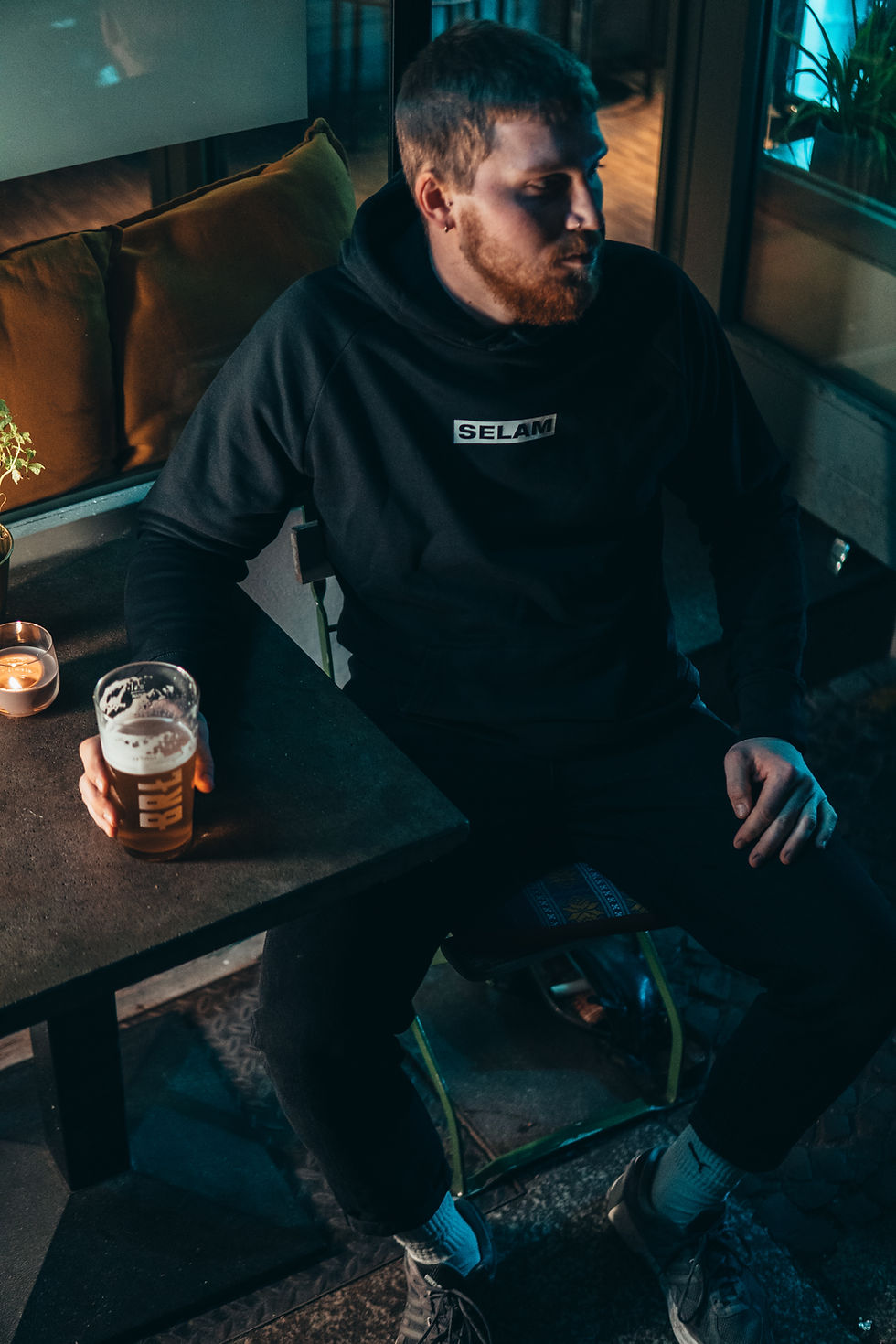 Miniaturbild: SELAM UNISEX BLACK HOODIE