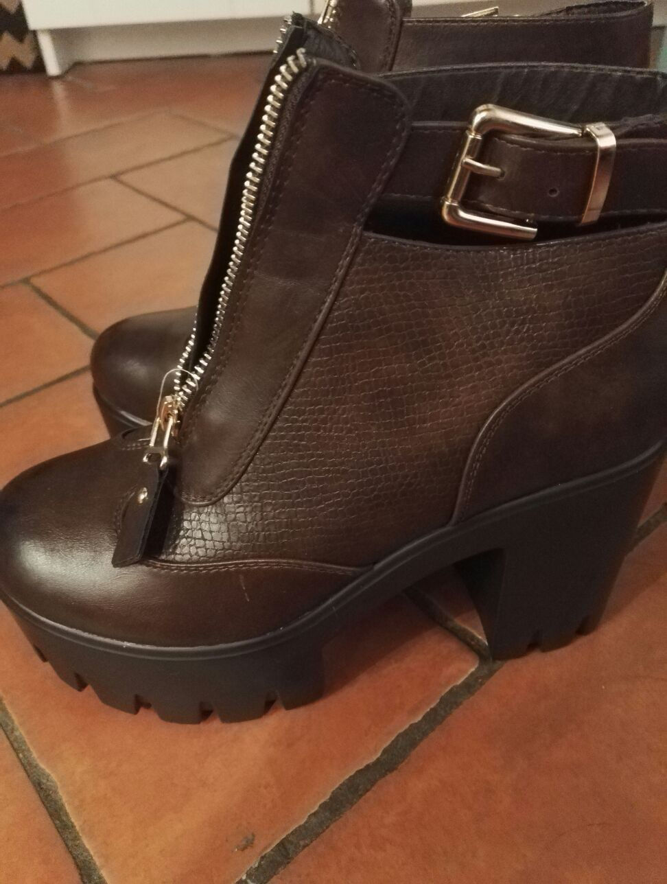 Boot side view