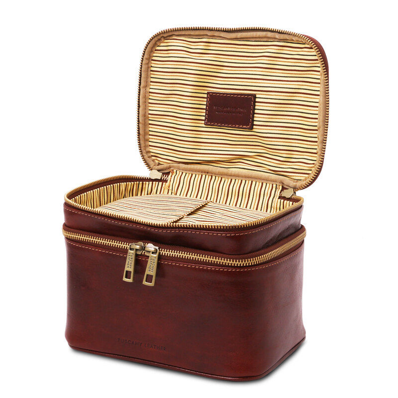 Thumbnail: תיק רחצה ELIOT