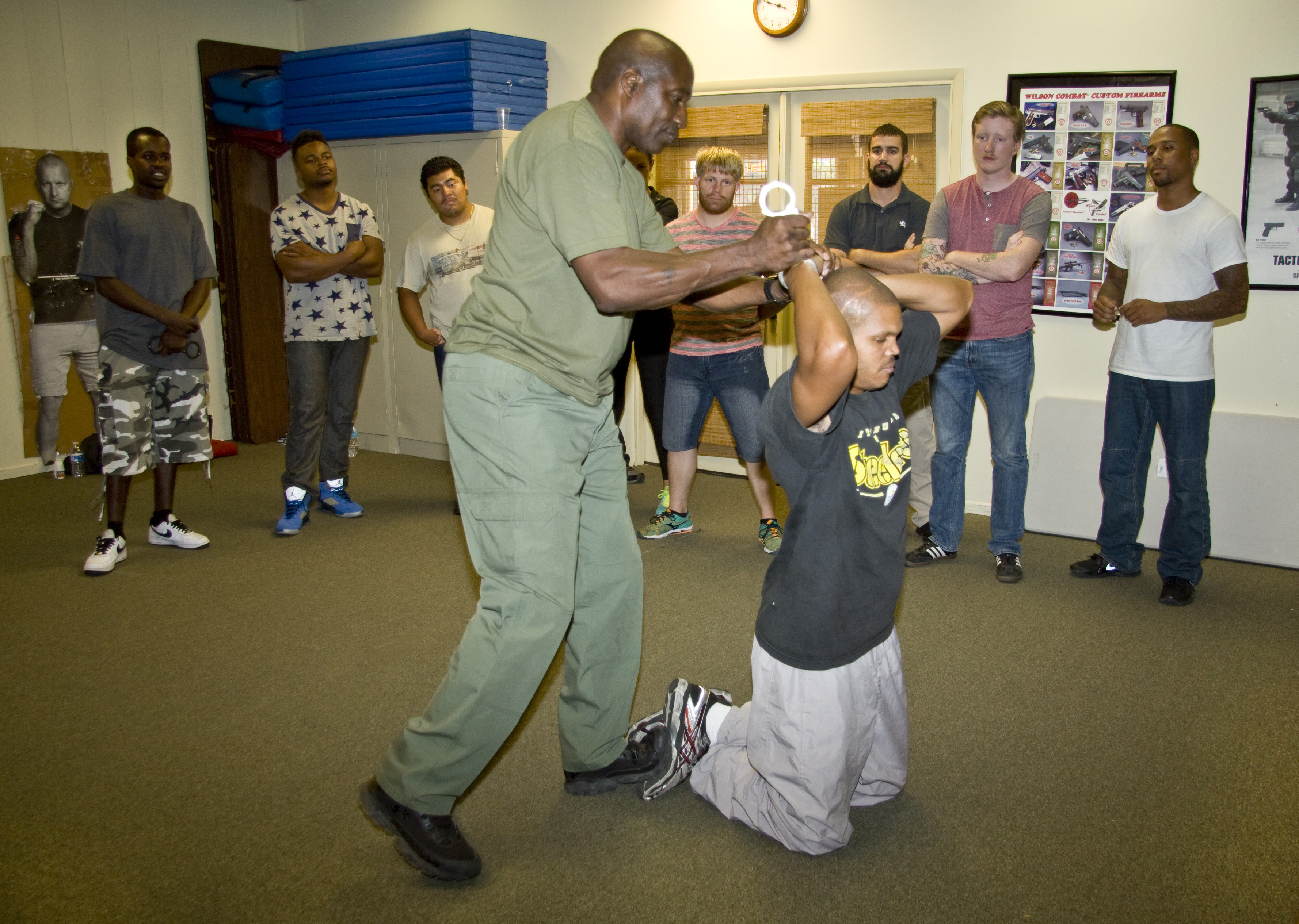 Vast Monadnock Expandable Baton And Handcuff Course