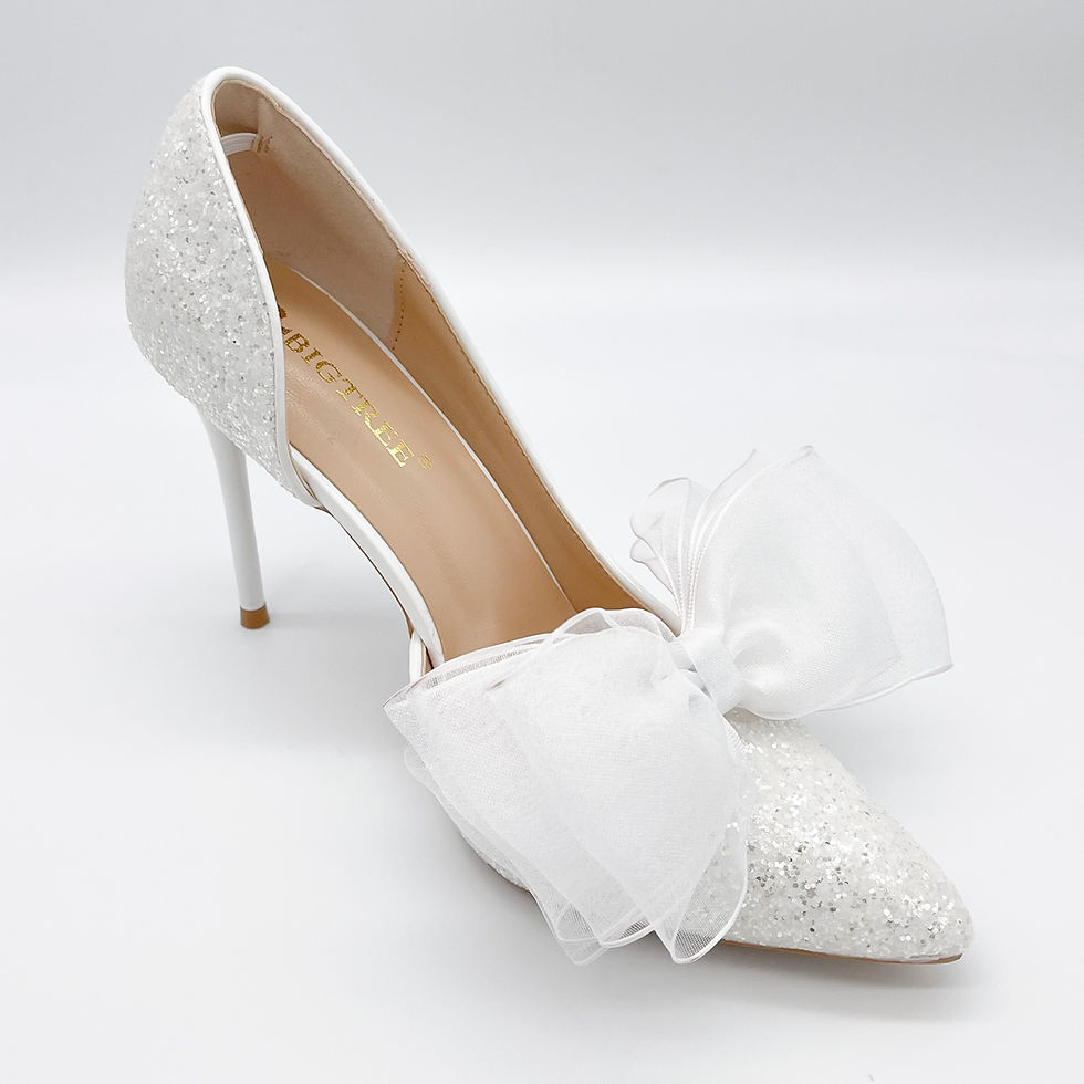 Thumbnail: White Classic Bow Shoe Clips