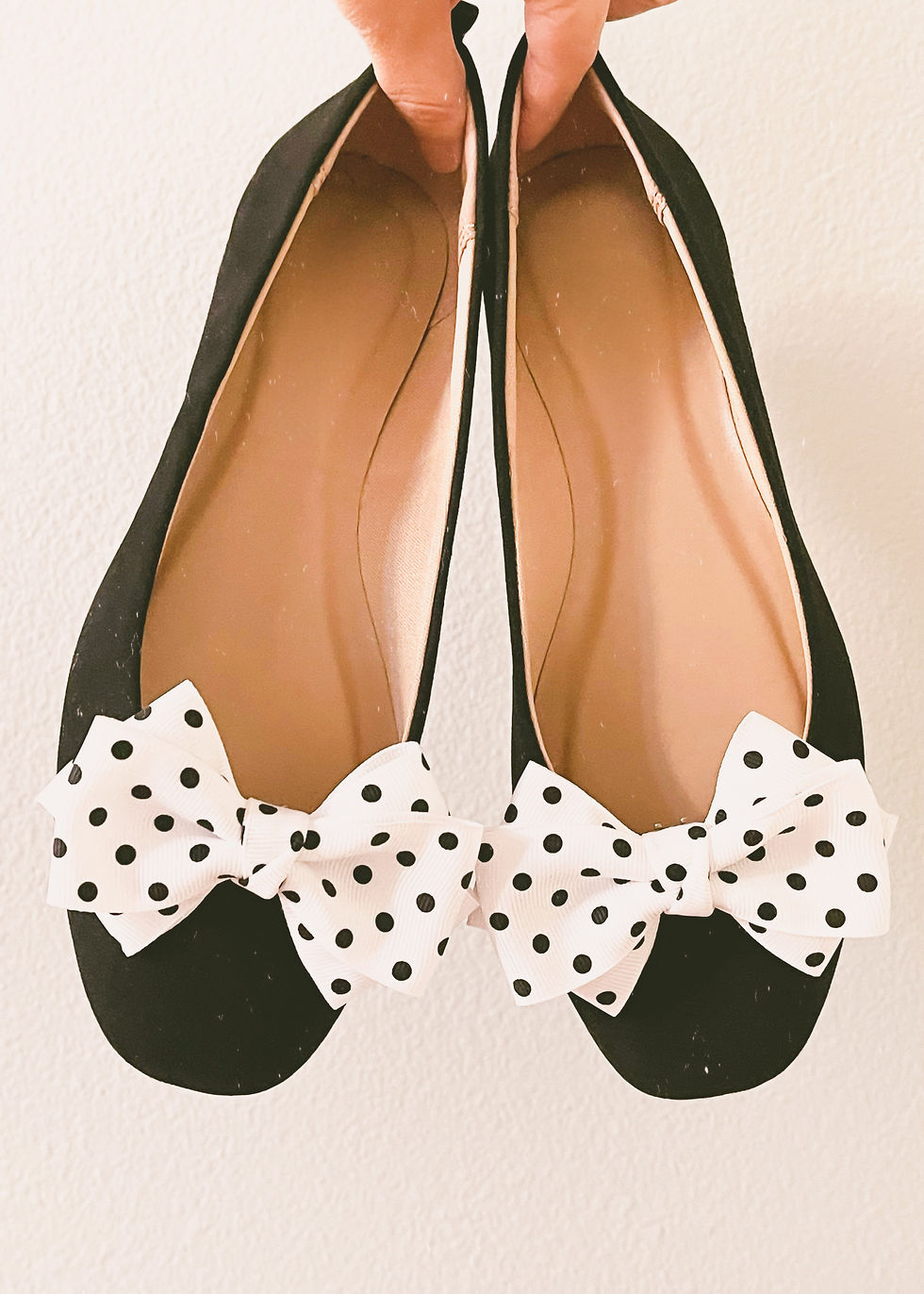 Thumbnail: Polka Dot Bow Shoe Clips | 2 Colors