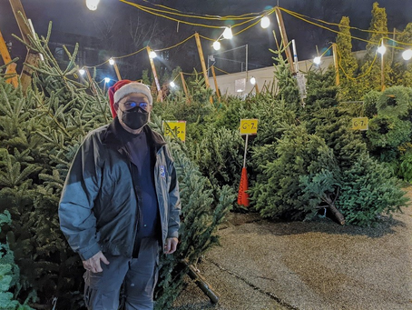 SeaChordsmen Pitch In At Scout Troop 72'S Christmas Tree Lot