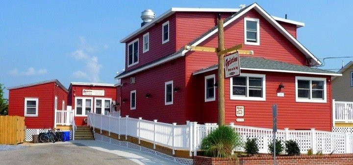 Twisties Tavern