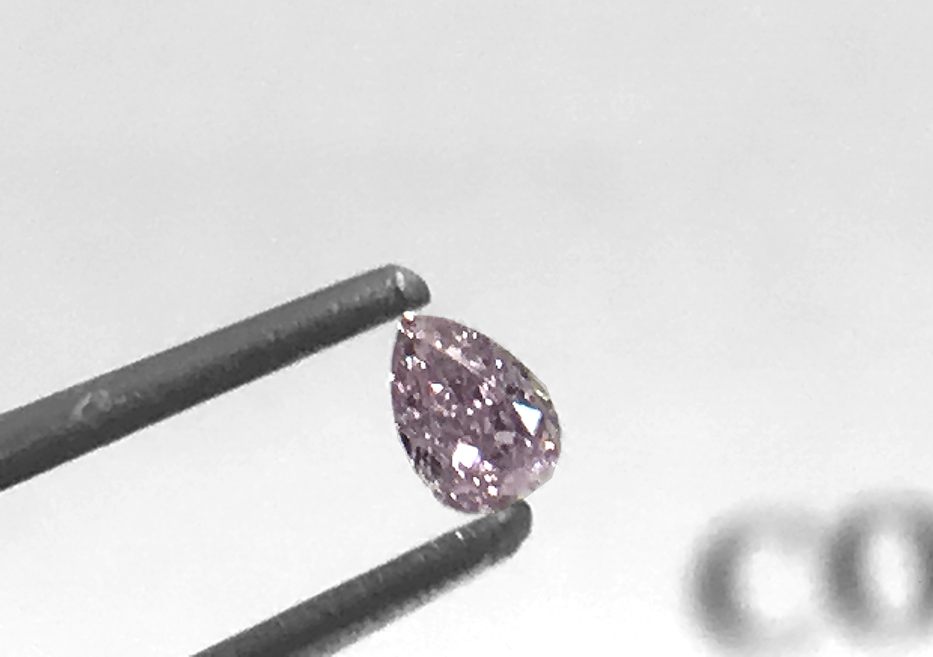 Fancy pink 0,07ct Pear shape