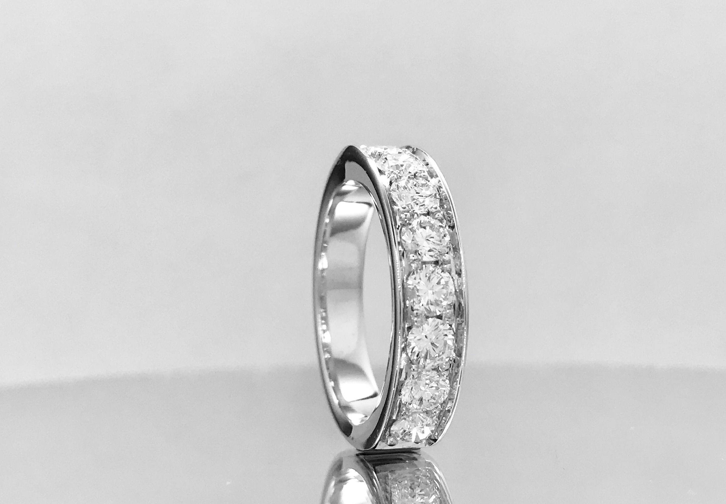 Alianza Lisa 8 brillantes x 015 quilates