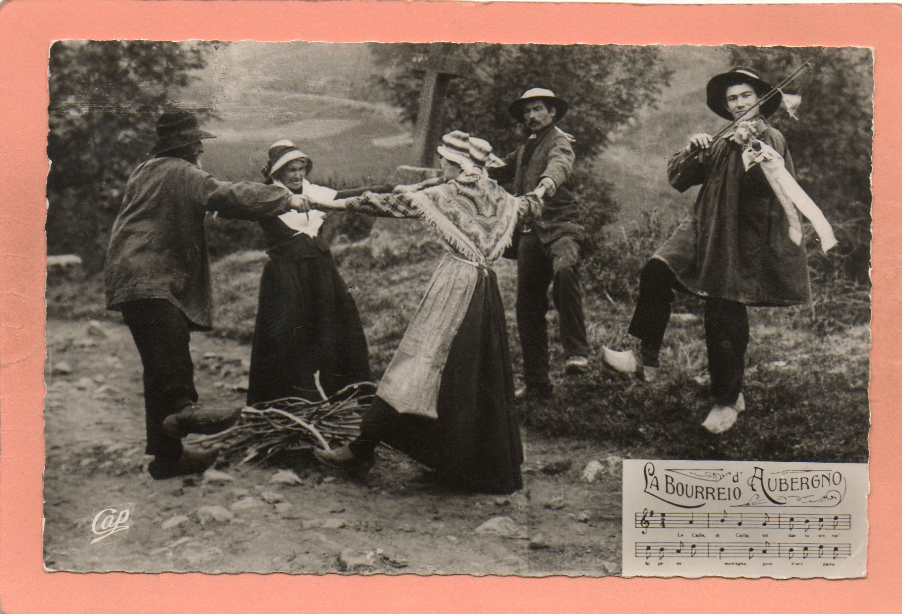 TYPES D'AUVERGNE - 1 - (1) - La Bourrée   La Bourreio d'Auvergno