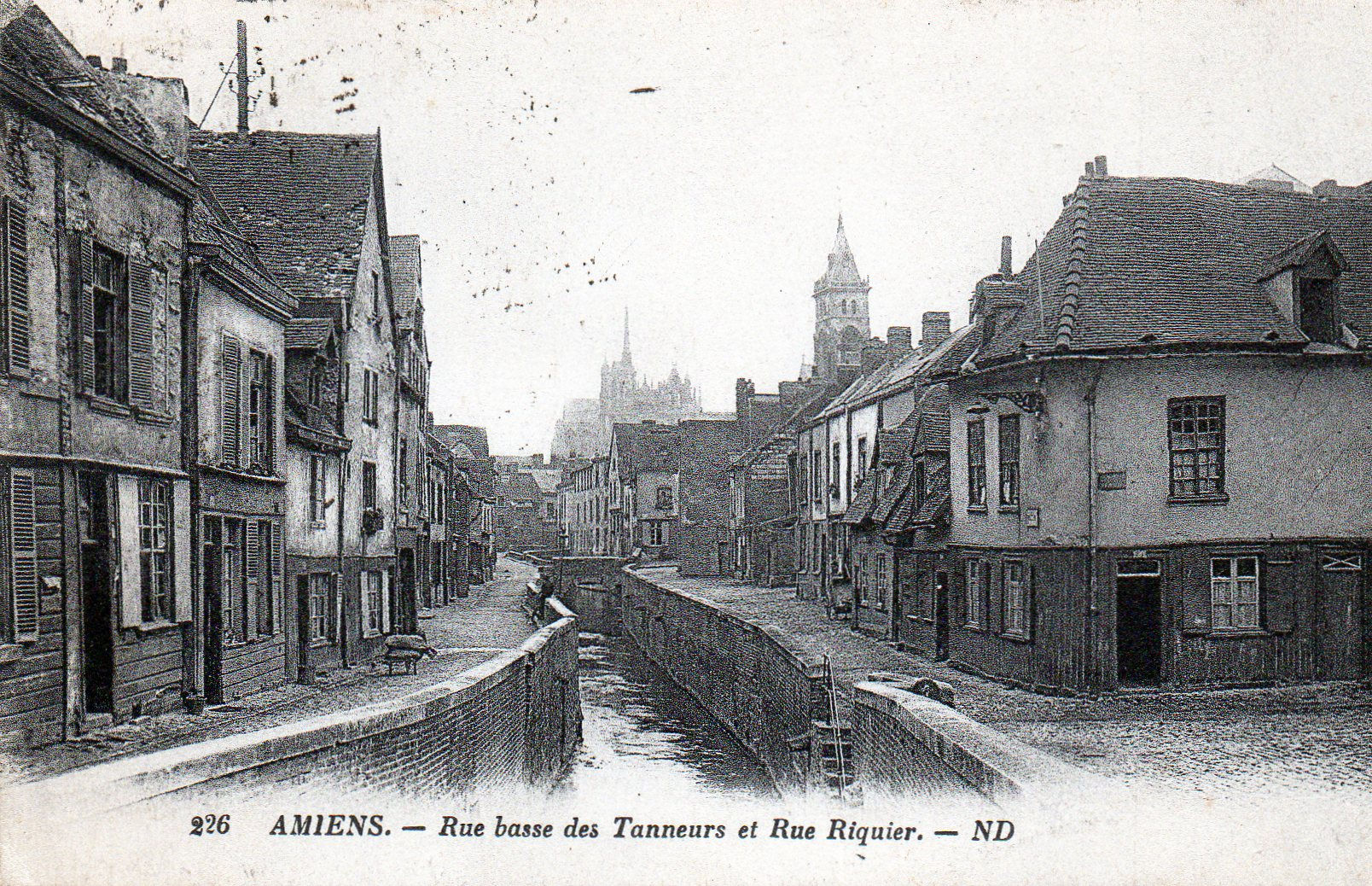 dept 80 - 226 - AMIENS - Rue basse des Tanneurs et Rue Riquier