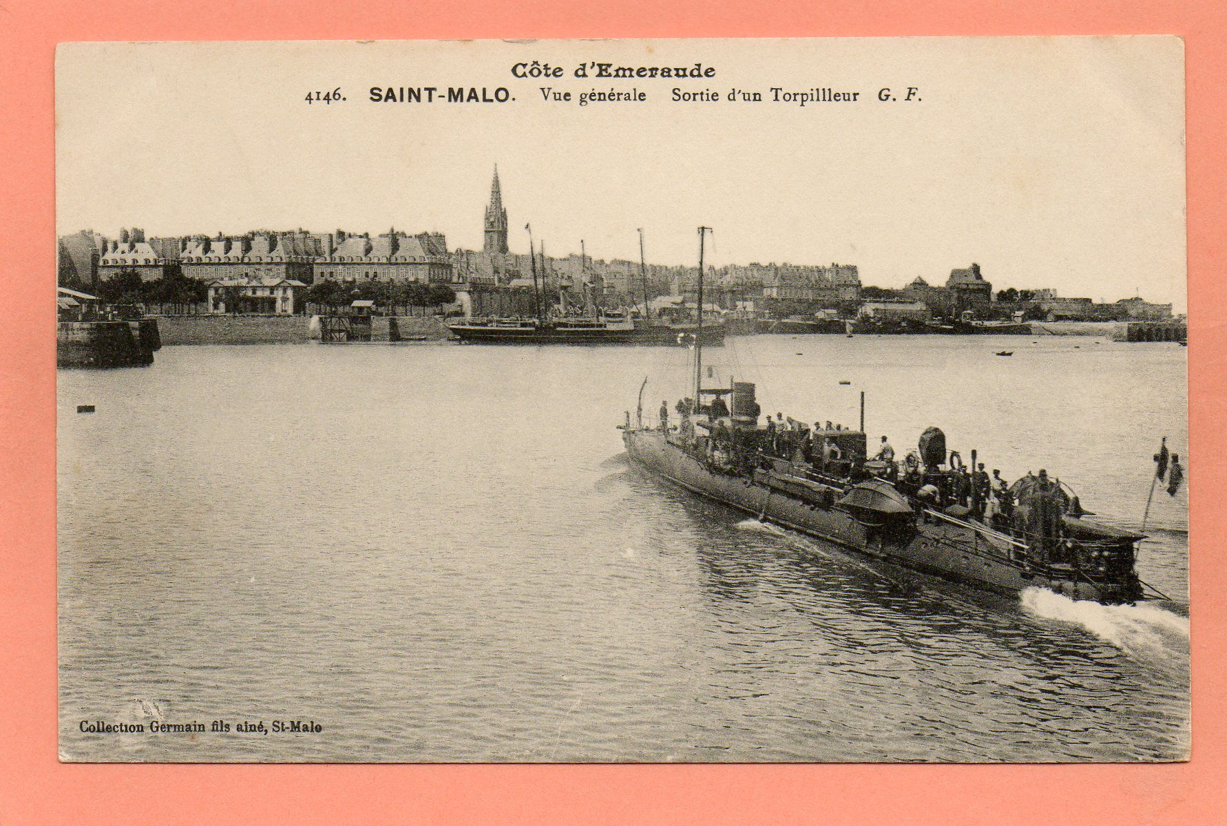 dept 35 - 4146 - (1) - SAINT-MALO - Vue générale - Sortie d'un Torpilleur