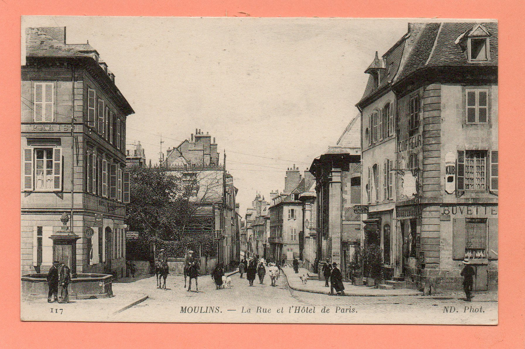 dept 03 - 117 - MOULINS - La Rue et l'Hôtel de Paris