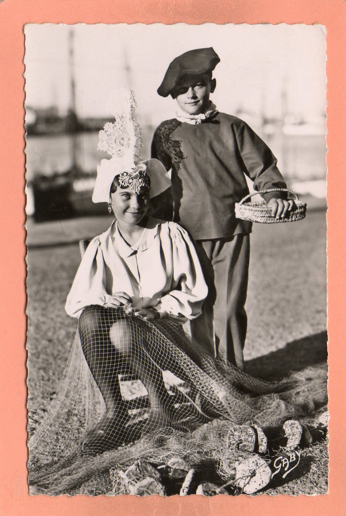 dept 85 - 28 - LES SABLES D'OLONNE - Costumes Sablais