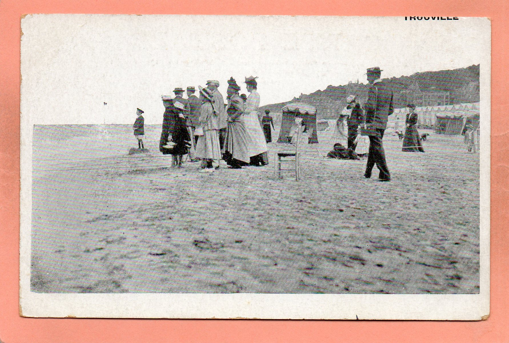 dept 14 - TROUVILLE - Sur la Plage