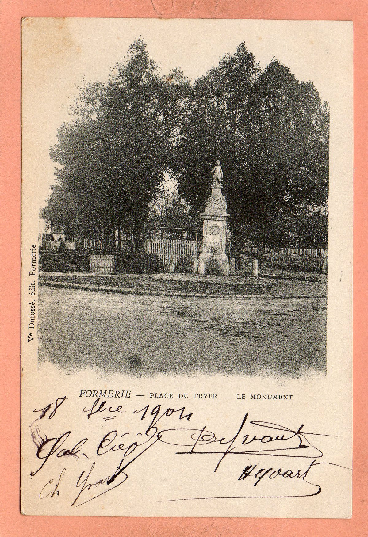 dept 60 - FORMERIE - Place du Fryer - Le Monument