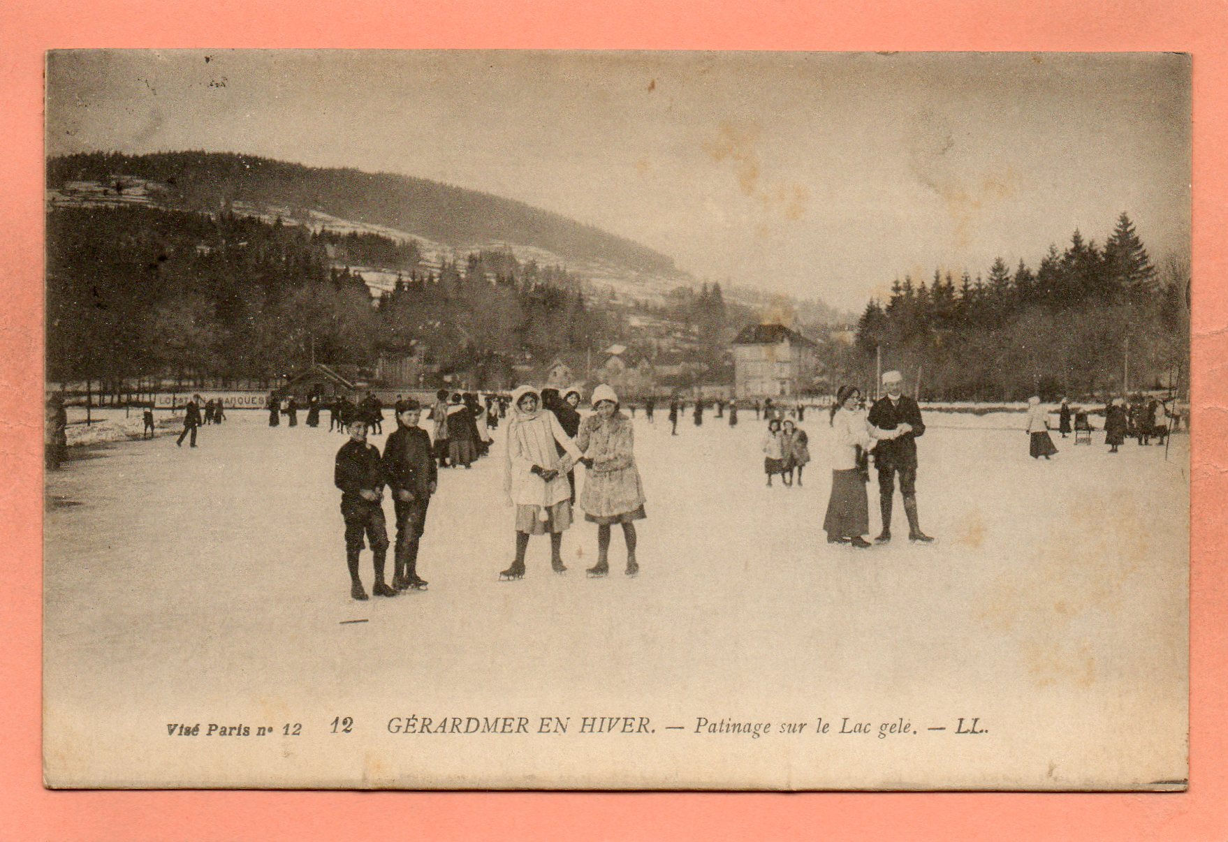 dept 88 - 12 - GERARDMER - Gérardmer en Hiver - Patinage sur le Lac gelé