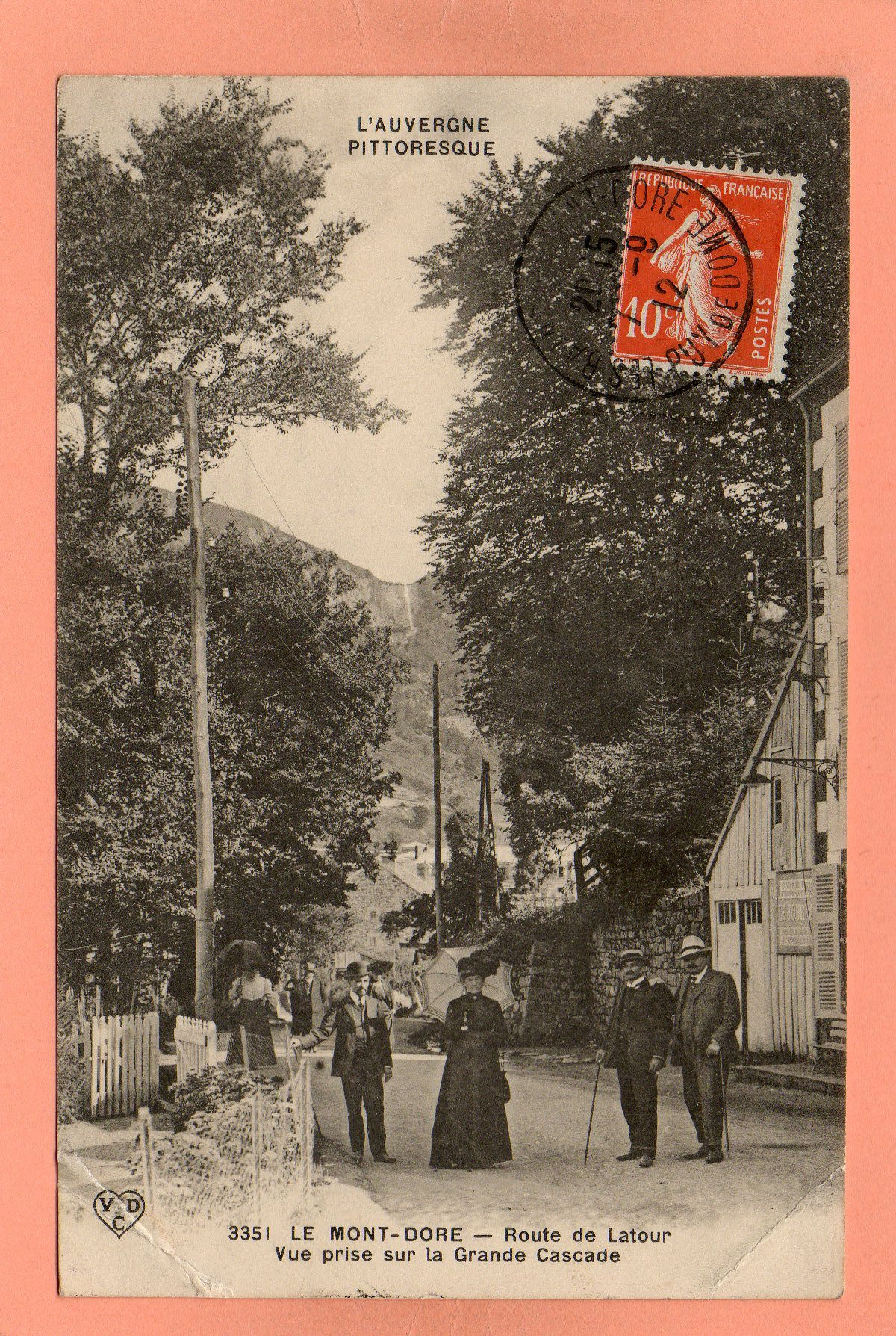 dept 63 - 3351 - LE MONT-DORE - L'Auvergne Pittoresque - Route de Latour - Vue p