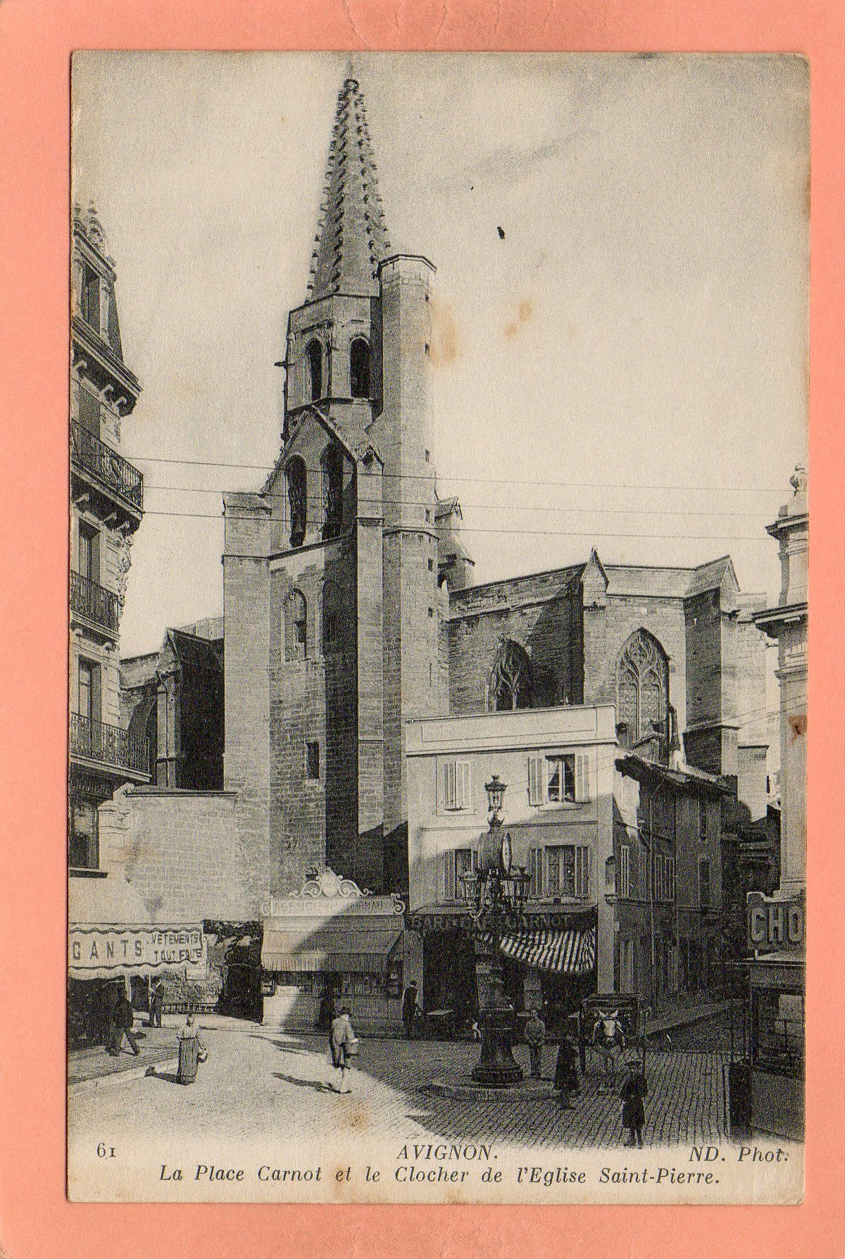 dept 84 - 61 - AVIGNON - La Place Carnot et le Clocher de l'Eglise Saint-Pierre