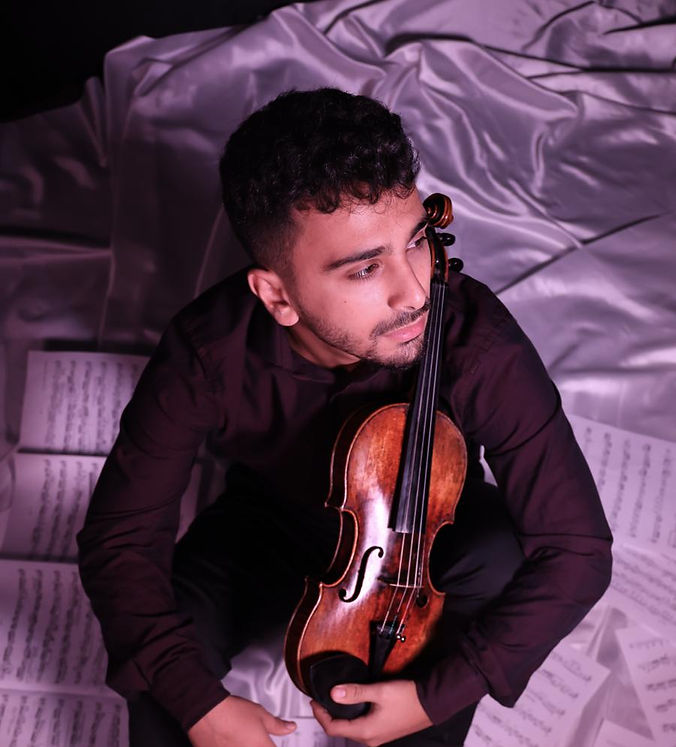 Maestro_Violino_edited.jpg