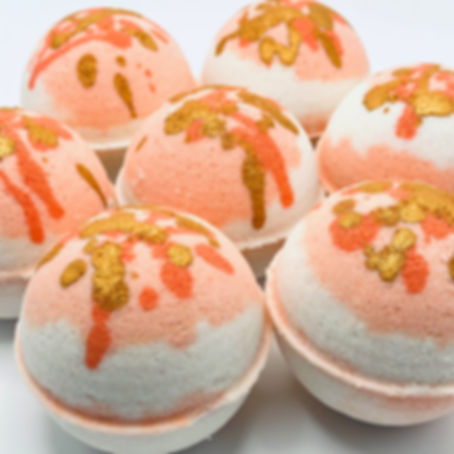 Spice berry bath bombs