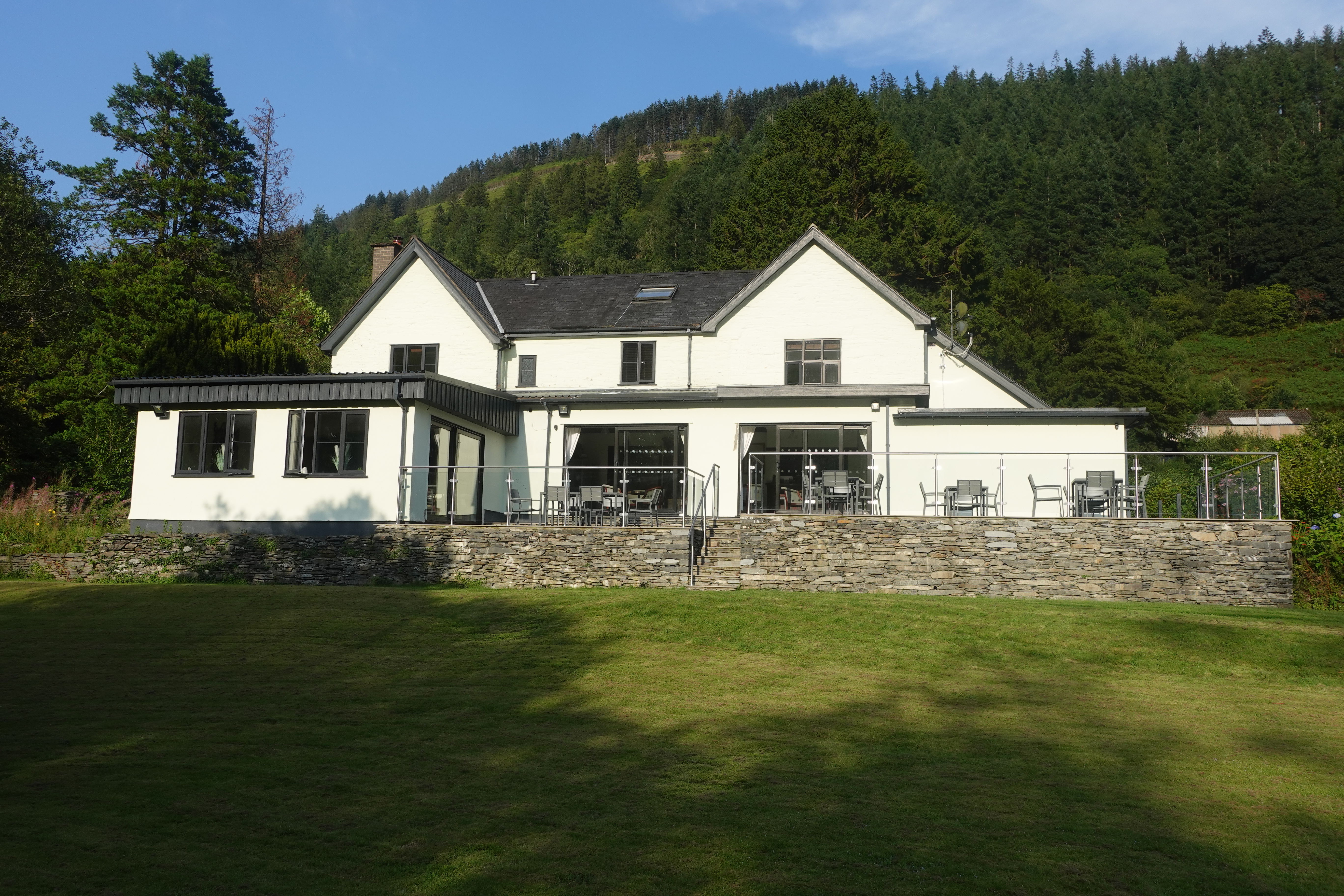 Dolbrodmaeth Riverside Hotel in Dinas Mawddwy, United Kingdom