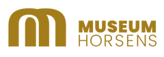 02_museum_horsens_logo_sekundaer_okker-smal.png